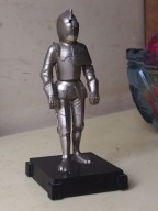 Stara zapalniczka benzynowa.