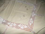 DUŻY BEZOWY OBRUS HAFT KWIATY + SZYDEŁKO - 155 cm X 210 cm