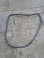 Opel mokka x uszczelka drzwi lewy tył spinki