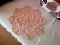 Śliczna serwetka w kolorze morelowo-brzoskwiniowym - średnica 45cm!