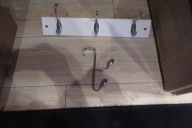 WIESZAK BIAŁY DREWNO