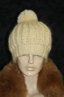 CZAPKA z pomponem z RĘKODZIEŁO MOHER ecru smietana