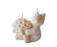 Wielkanocna świeczka sojowa Królik z bukietem, świeczka na Dzień Mamy