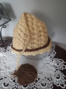 Unikatowa czapka z włóczki z pomponem ręcznie robiona PRL