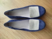 Granatowe niebieskie skórzane mokasyny Fitflop 39