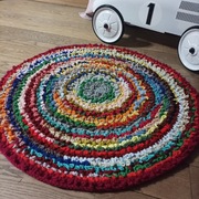 Szydełkowy dywanik, rękodzieło 