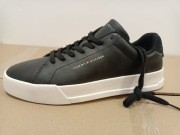 Jednobut Tommy Hilfiger Sneakersy lewy 44