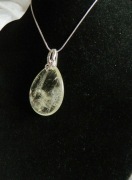 Kremowy kryształ górski, duża łezka na łańcuszku - wisiorek