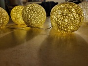 Lampki dekoracyjne LED ciepłe - kremowe kule 10 szt 1m  plus 2 szt. baterii