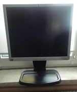 Monitor HP L1940T z okablowaniem