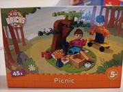 Zestaw klocków kid`s brick piknik +45 elementów figurki siadają 5+