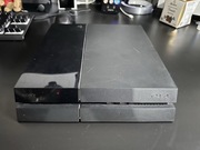 PlayStation 4 + 1 pad i 2 gry 