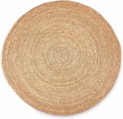 okrągły dywanik ręcznie wykonany ze splecionej trawy morskiej