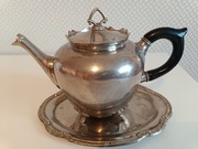 Stary czajnik posrebrzany z ozdobną tacą – vintage, antyk
