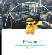Pokemon Go Pikachu z tłem Manchester Road Trip Trade