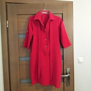 Sukienka wiązana paskiem w kolorze fuksji 