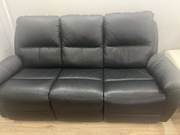 Czarna kanapa ze skóry