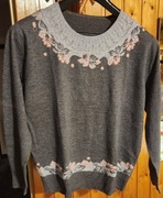 Sweter damski z dzianiny zdobiony cekinami, r. 42