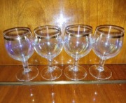 Vintage PRL kieliszki do likieru nalewki wódki opalizujące szkło 4 sztuki.H