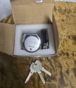 Zamek do Bramy Rolowanej AMIG 670A – Solidny i Wytrzymały Niwuzywany