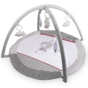 Mata niemowlęca z zawieszkami