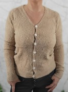 Sweter a'la alpaka na guziki