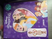 Sukienka z wizerunkiem księżniczek 