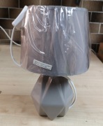 Nowoczesna lampa stołowa w skandynawskim stylu FABO