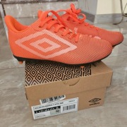 Buty piłkarskie(korki)Umbro velocita matrix
