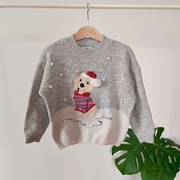 Zimowy świąteczny sweterek 110 błyszczący z pieskiem szary pompony