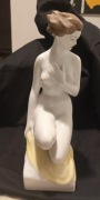 Figura porcelanowa " Akt Kobiety" Hollohaza Bardzo duża  Piękna  ORYG.1956r