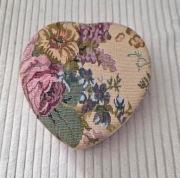 Szkatułka vintage na biżuterię z lusterkiem USA gobelin kwiaty