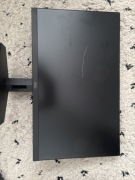 Monitor AOC z pękniętą matrycą