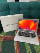 MacBook Air 13” kompletny z pudełkiem i5/256GB SSD/macOS Ventura + Zasilacz