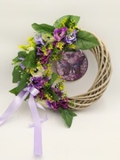 Wiosenny  wianek na drzwi  