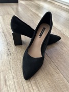 Czółenka buty na obcasie stradivarius rozmiar 36 czarne