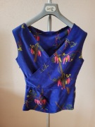 Top Vivienne Westwood z kolekcji Anglomania. Skład 60% wiskoza 40% jedwab.