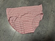 Damskie majtki w paski w rozmiarze M. 