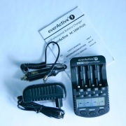 Ładowarka mikroprocesorowa everActive NC-1000 Plus