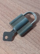 Stara kłódka z czasów PRL 