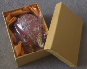 Piękna bogatozdobiona szkatułka metalowa włoska złocona w emalii. JAJO.