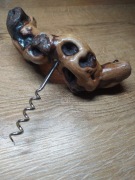 Korkociąg do otwierania wina stary drewniany