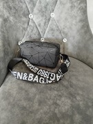 Czarna nowa torebeczka na ramię wzór geometryczny