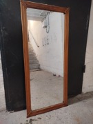 Lustro w drewnianej ramie 107 cm 