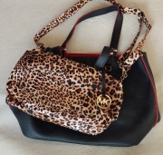 torebka MK czarno czerwona z dodatkową torebką