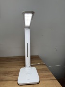 lampa LED z funkcją ładowania indukcyjnego