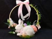 Stroik wielkanocny stojący na kole