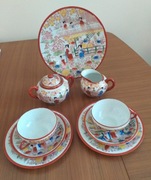 Piękny zestaw japońskiej porcelany dla dwóch osób.