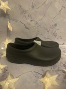 Nowe Crocs On The Clockwork Klapki Slippers Czarne Rozmiar 48-49