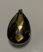 Kryształowy wisiorek w kształcie łzy